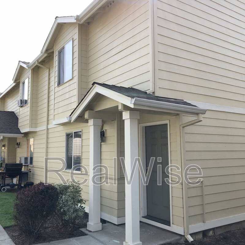 Townhouse for rent at 2621 NW Cedar Ave #4, Redmond, OR 97756