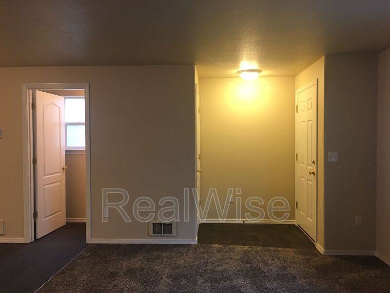 Townhouse for rent at 2621 NW Cedar Ave #4, Redmond, OR 97756