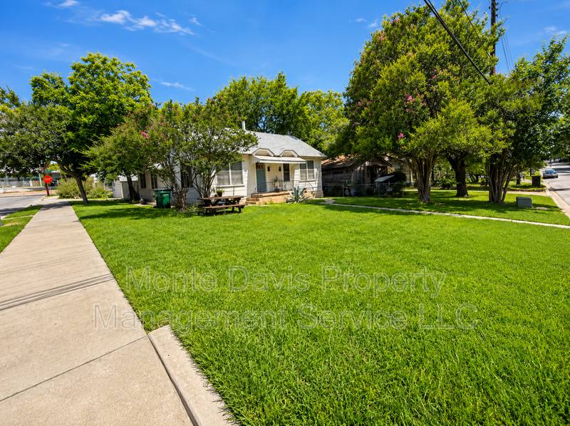 Apartment for rent at 3300 Robinson Ave #B, Austin, TX 78722