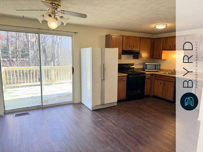 House for rent at 2411 Carriage Creek Rd, Midlothian, VA 23112