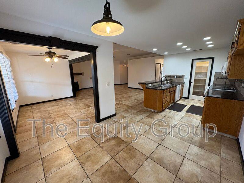 House for rent at 1031 N Crenshaw St, Visalia, CA 93291