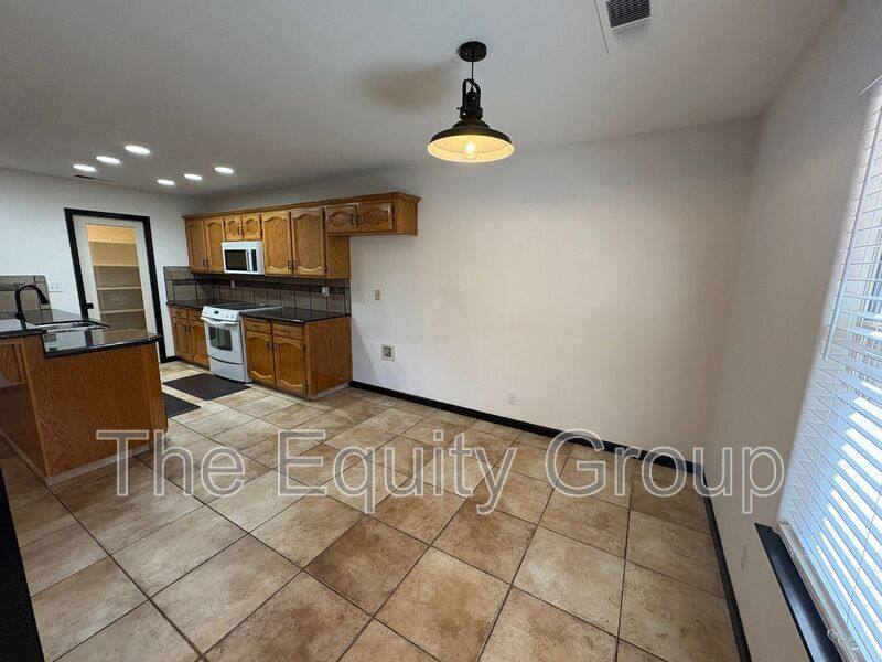 House for rent at 1031 N Crenshaw St, Visalia, CA 93291