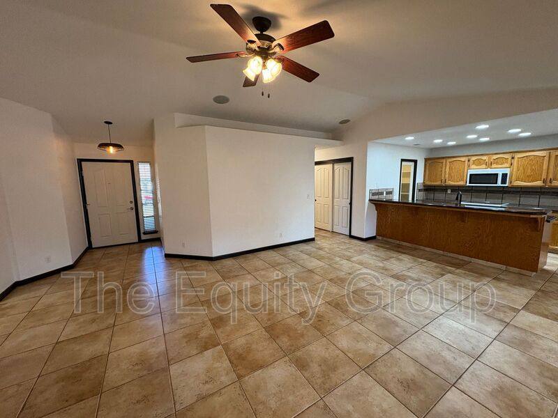 House for rent at 1031 N Crenshaw St, Visalia, CA 93291