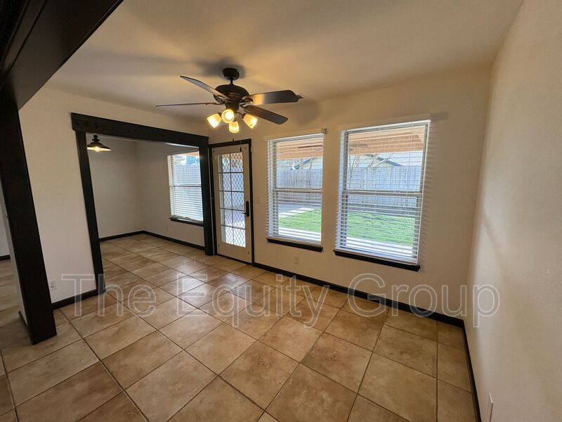 House for rent at 1031 N Crenshaw St, Visalia, CA 93291