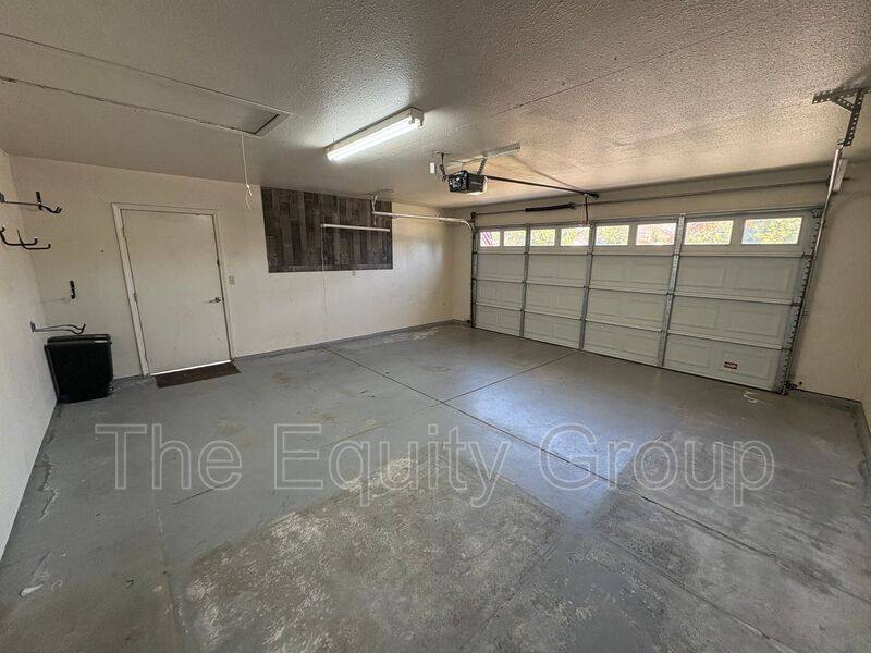 House for rent at 1031 N Crenshaw St, Visalia, CA 93291