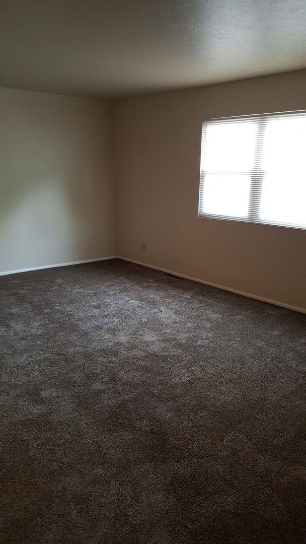 Townhouse for rent at 4000 Monticello Blvd, Youngstown, OH 44505