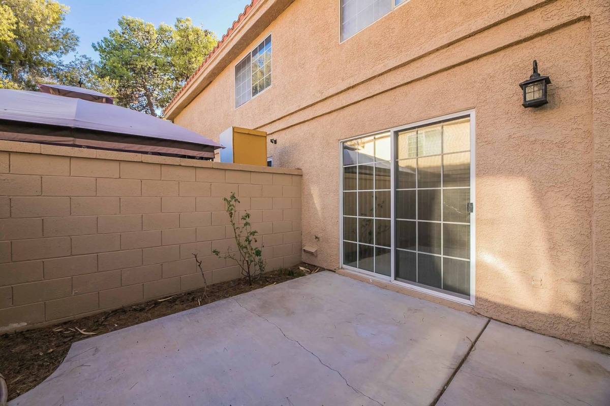 Townhouse for rent at 2815 Dawn Crossing Dr, Henderson, NV 89074