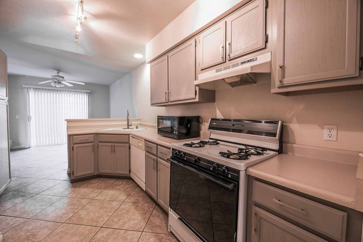 Townhouse for rent at 2815 Dawn Crossing Dr, Henderson, NV 89074