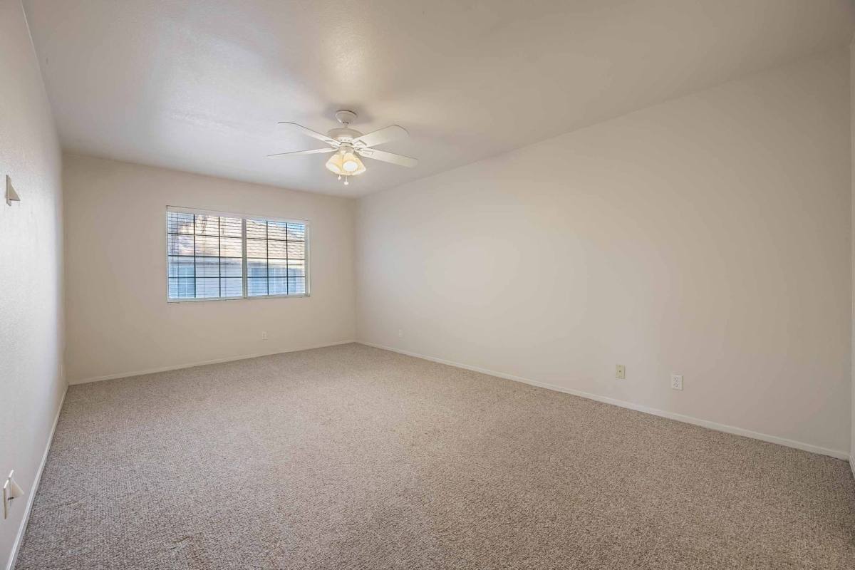 Townhouse for rent at 2815 Dawn Crossing Dr, Henderson, NV 89074