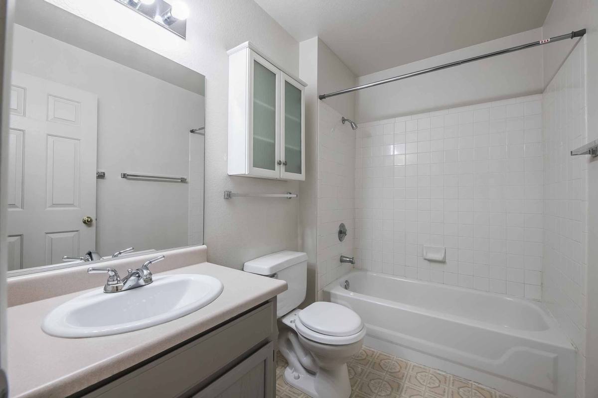 Townhouse for rent at 2815 Dawn Crossing Dr, Henderson, NV 89074