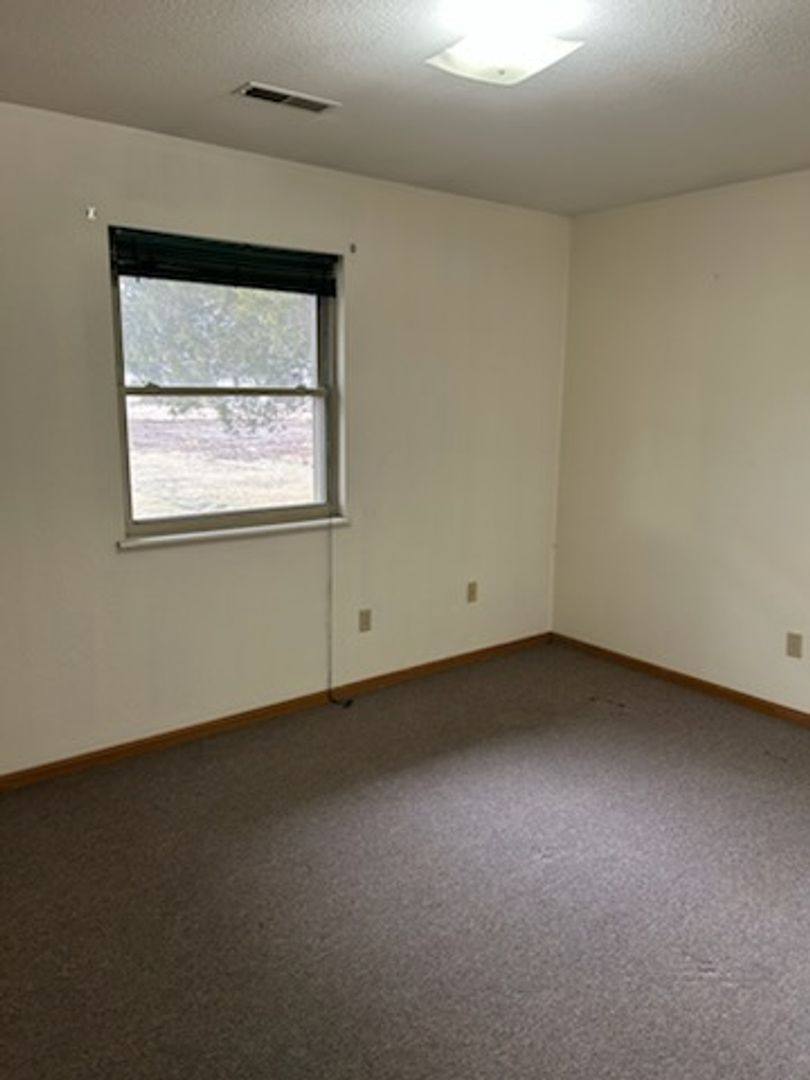Apartment for rent at 701 N 2nd St, Owensville, MO 65066