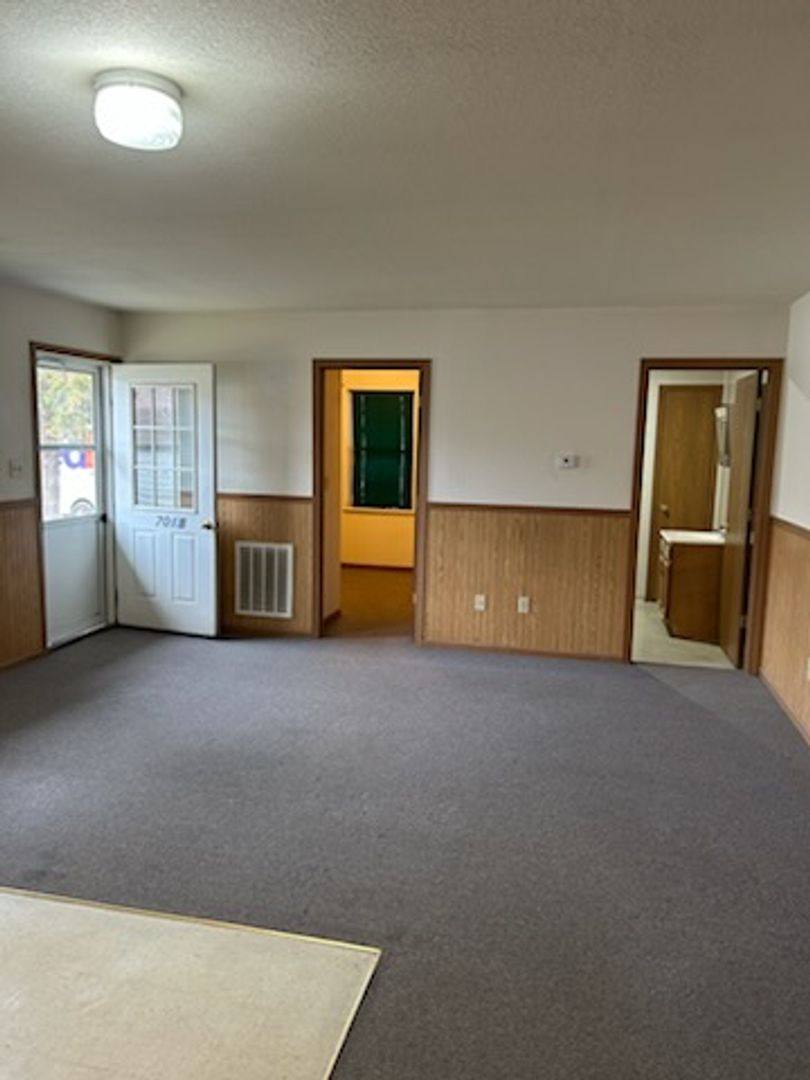 Apartment for rent at 701 N 2nd St, Owensville, MO 65066