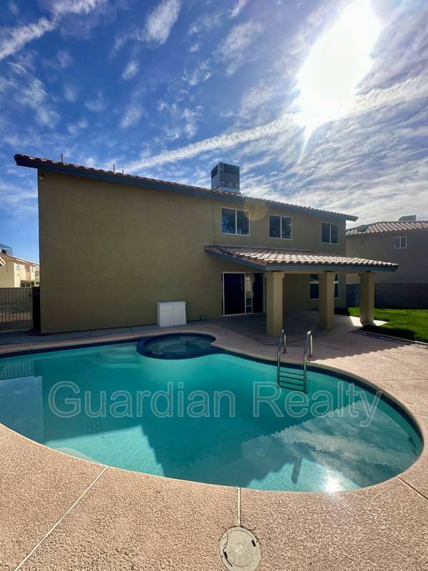 House for rent at 275 Adorno Dr, Henderson, NV 89074