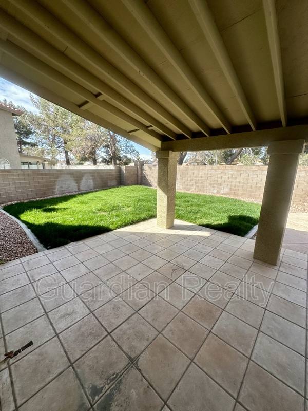 House for rent at 275 Adorno Dr, Henderson, NV 89074