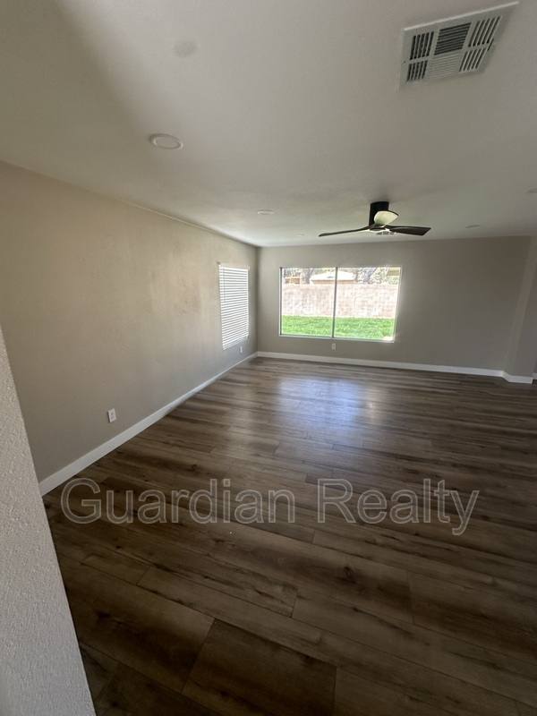House for rent at 275 Adorno Dr, Henderson, NV 89074