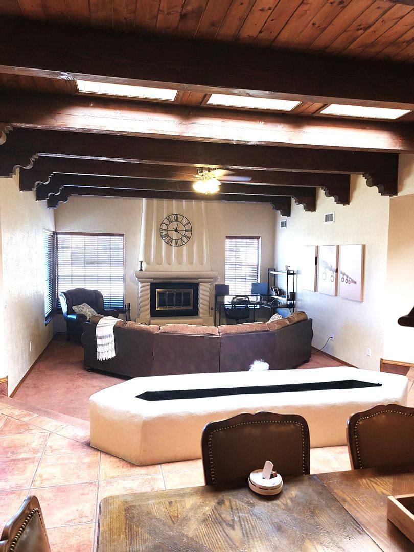 House for rent at 6912 La Costa Dr NE, Albuquerque, NM 87111