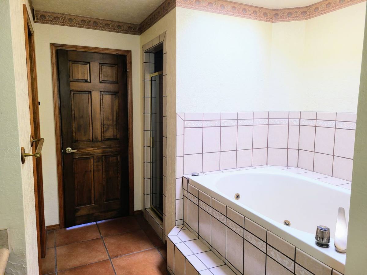House for rent at 6912 La Costa Dr NE, Albuquerque, NM 87111