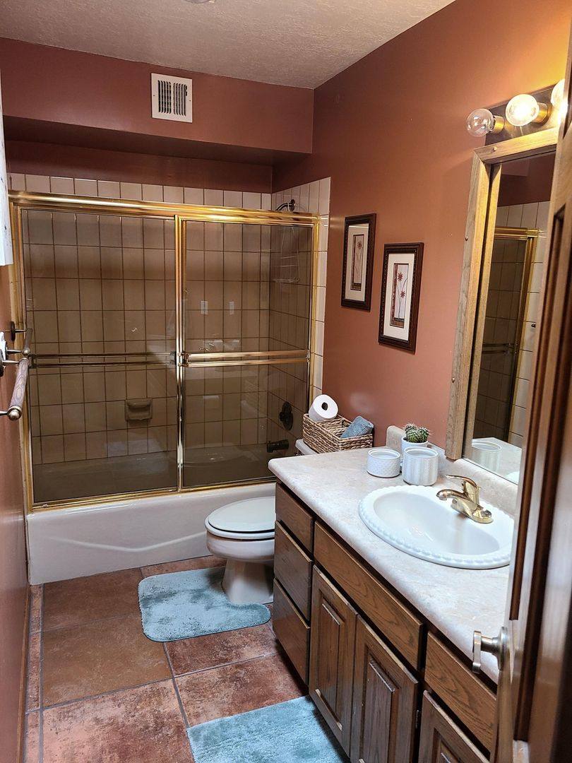 House for rent at 6912 La Costa Dr NE, Albuquerque, NM 87111