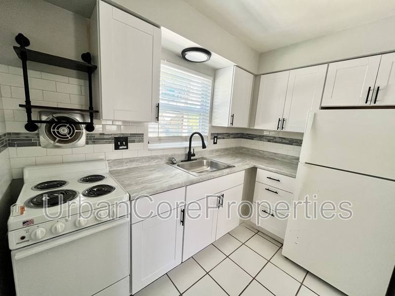 Apartment for rent at 321 24th Ave N #2, Saint Petersburg, FL 33704