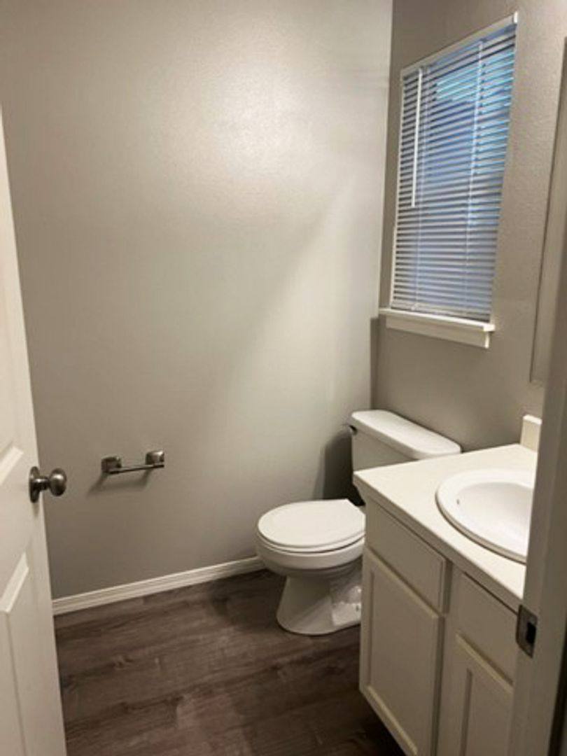 House for rent at 1008 Sunset Blvd NE, Renton, WA 98056