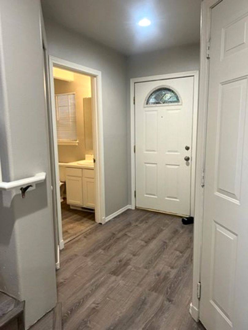 House for rent at 1008 Sunset Blvd NE, Renton, WA 98056