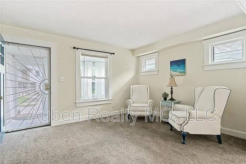 House for rent at 216 N Wheeling Ave, Kansas City, MO 64123