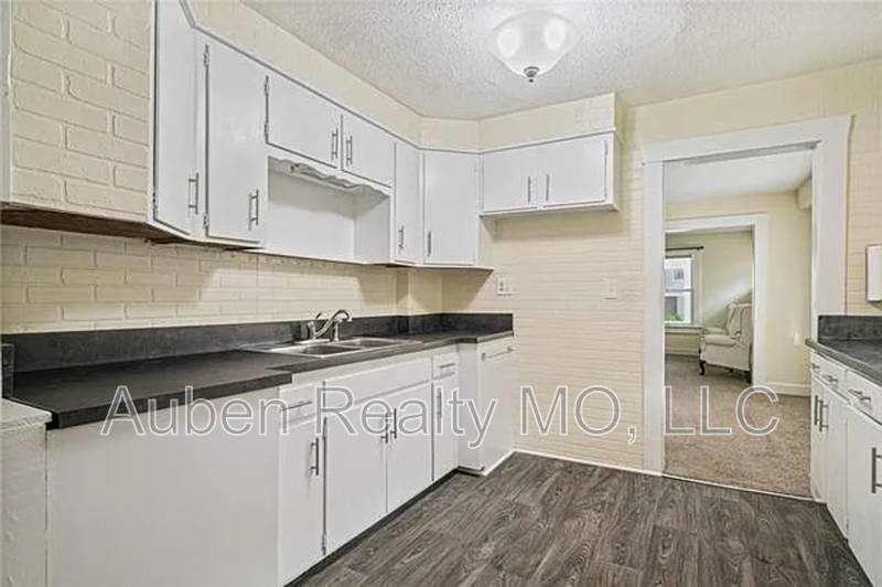 House for rent at 216 N Wheeling Ave, Kansas City, MO 64123