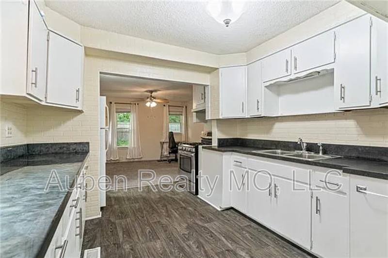 House for rent at 216 N Wheeling Ave, Kansas City, MO 64123