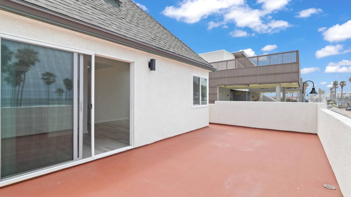 Apartment for rent at 921-933 Seacoast Dr, Imperial Beach, CA 91932
