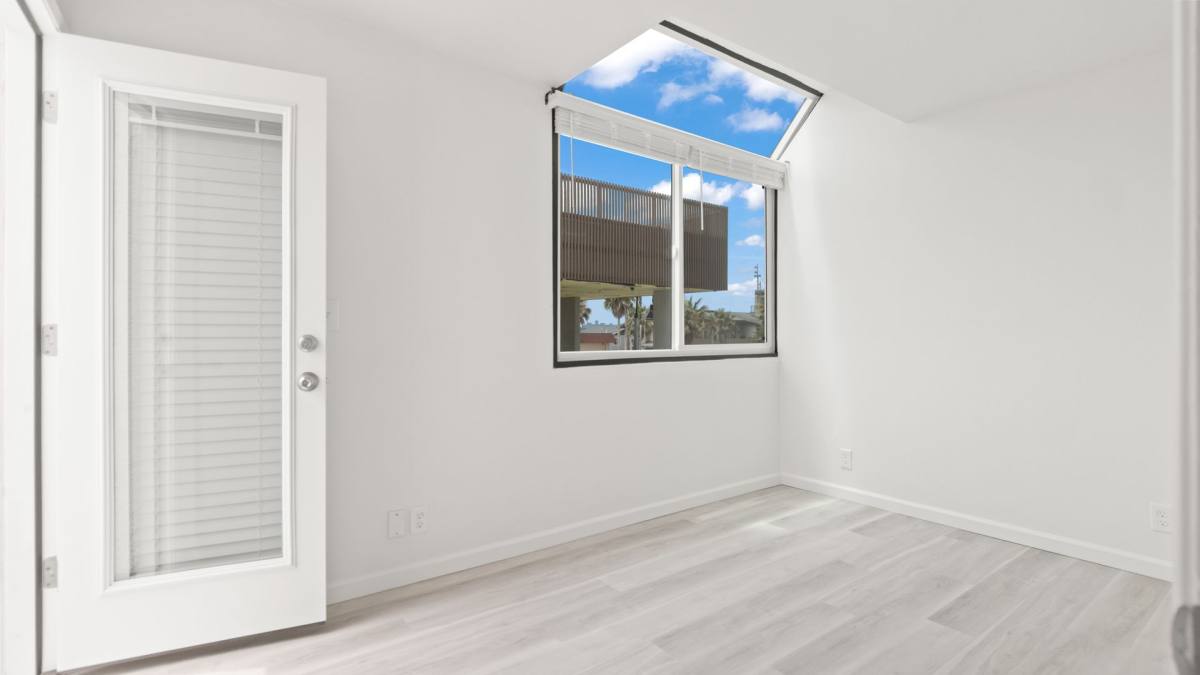 Apartment for rent at 921-933 Seacoast Dr, Imperial Beach, CA 91932