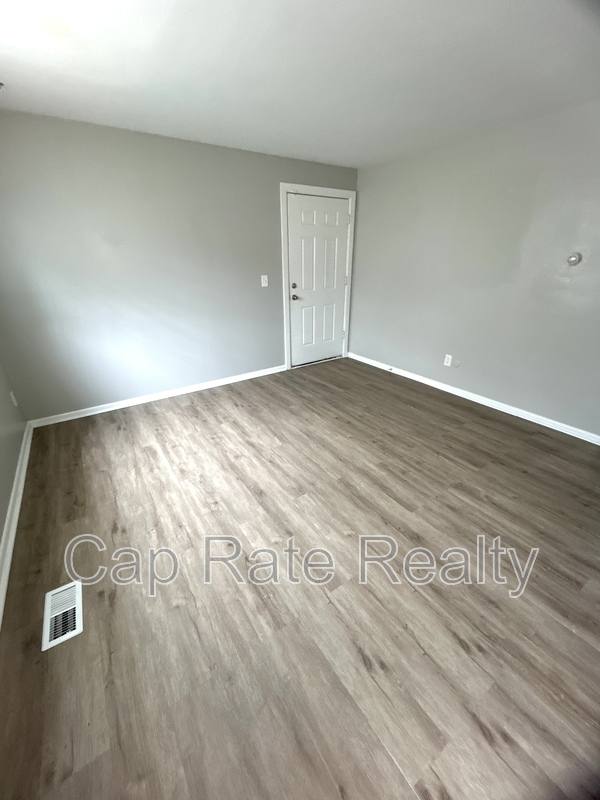 House for rent at 2174 Sullivant Ave, Columbus, OH 43223
