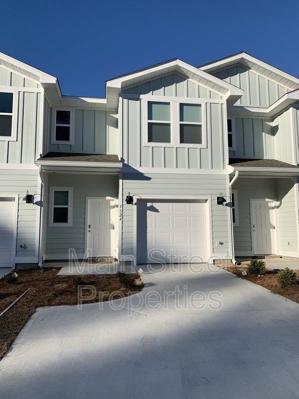 Townhouse for rent at 1524 Farragut Way, Pensacola, FL 32534