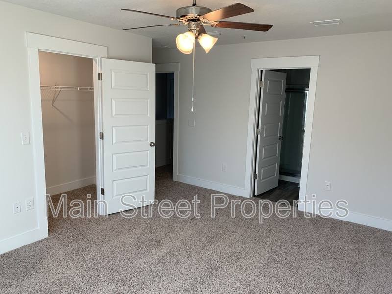Townhouse for rent at 1524 Farragut Way, Pensacola, FL 32534