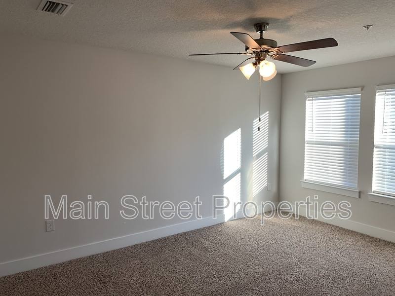 Townhouse for rent at 1524 Farragut Way, Pensacola, FL 32534