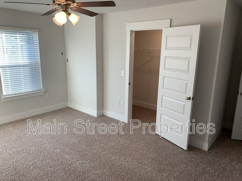 Townhouse for rent at 1524 Farragut Way, Pensacola, FL 32534