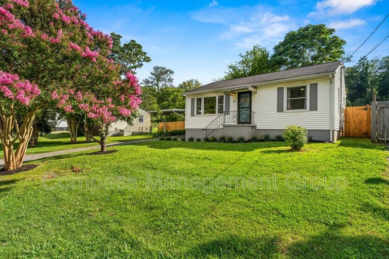 House for rent at 917 Hall St, Knoxville, TN 37920