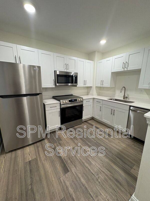 Apartment for rent at 214 Red Cross St #102, Wilmington, NC 28401