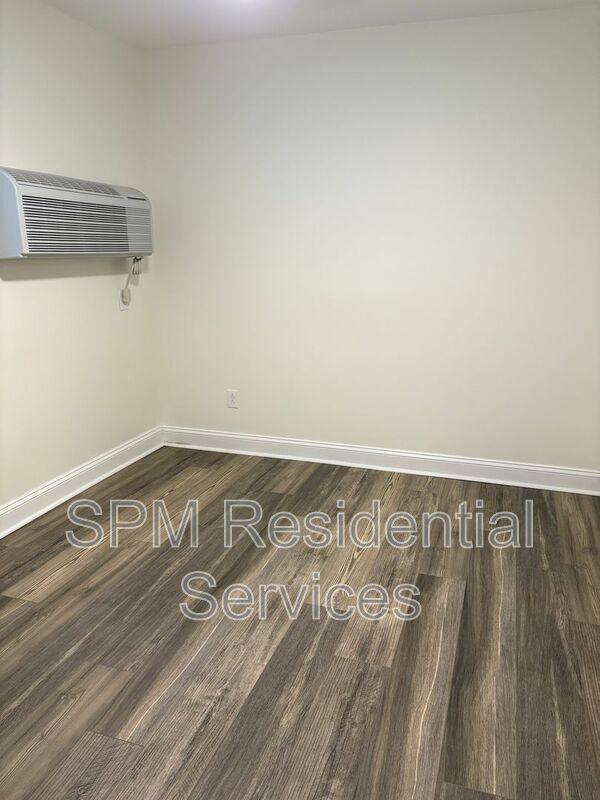 Apartment for rent at 214 Red Cross St #102, Wilmington, NC 28401