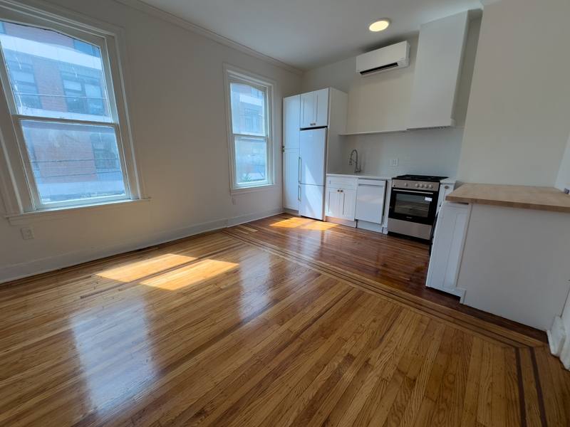 Townhouse for rent at 1223 N Franklin St #2F, Philadelphia, PA 19122
