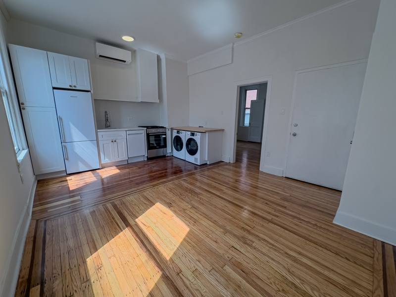 Townhouse for rent at 1223 N Franklin St #2F, Philadelphia, PA 19122