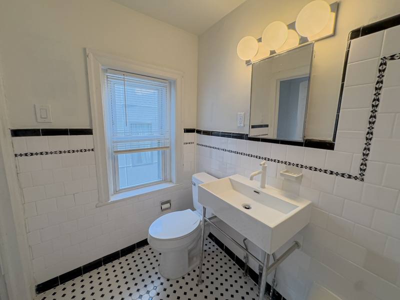 Townhouse for rent at 1223 N Franklin St #2F, Philadelphia, PA 19122