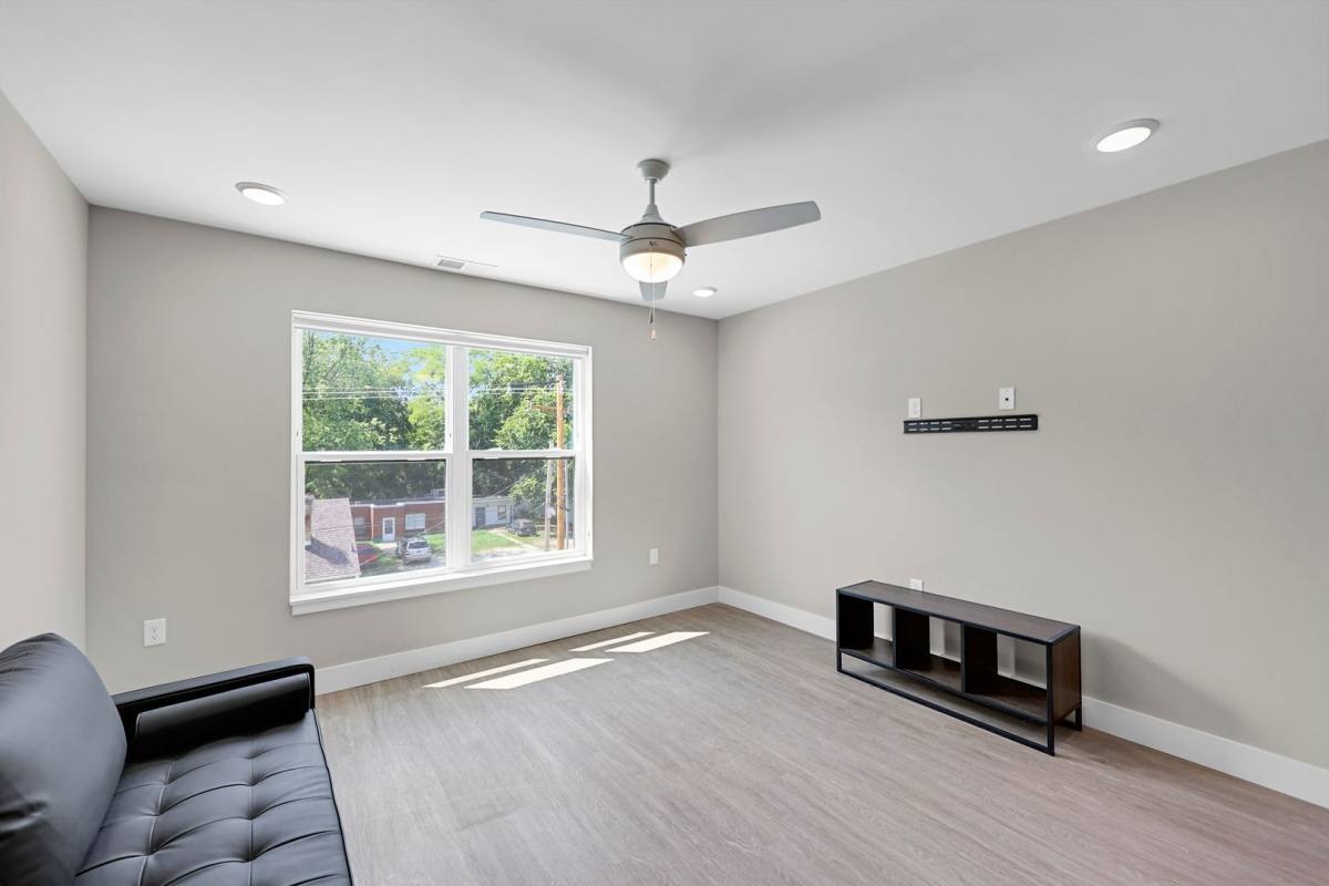 Apartment for rent at 507 W Springfield, Urbana, IL 61801