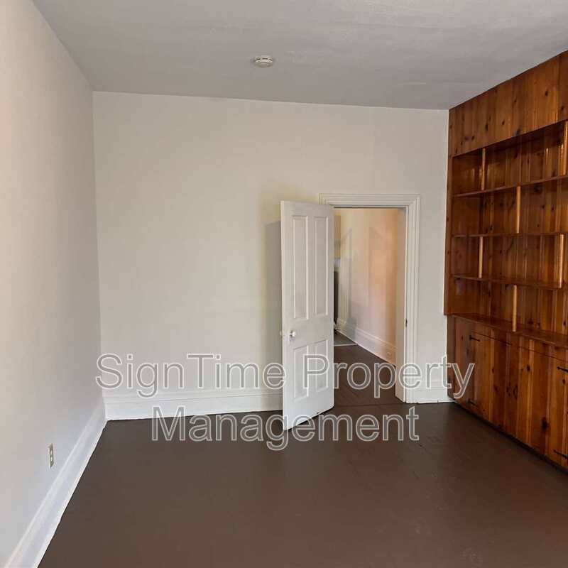 Apartment for rent at 38 E Franklin St #4, Hagerstown, MD 21740