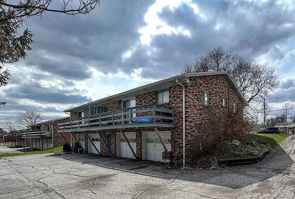 Apartment for rent at 104 N Brookwood Way, Mansfield, OH 44906