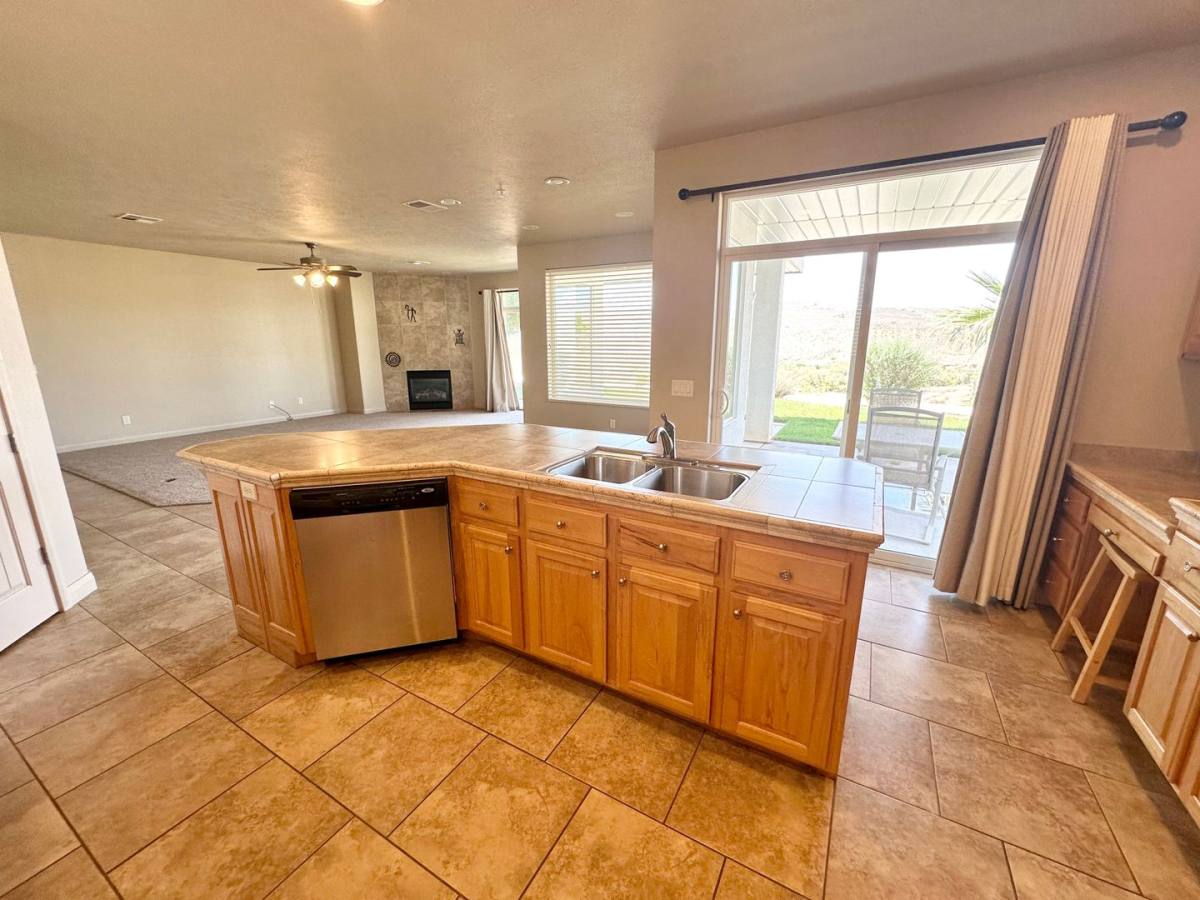 Condo for rent at 1845 W Canyon View Dr, Saint George, UT 84770