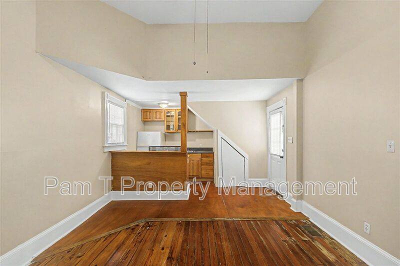Apartment for rent at 124 E Henry St #D, Savannah, GA 31401