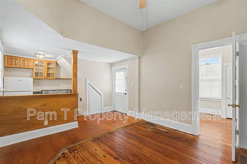 Apartment for rent at 124 E Henry St #D, Savannah, GA 31401