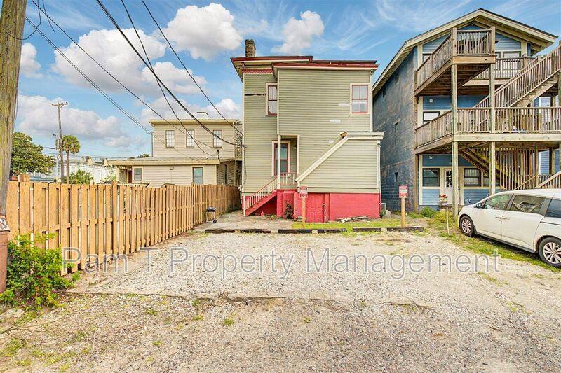 Apartment for rent at 124 E Henry St #D, Savannah, GA 31401
