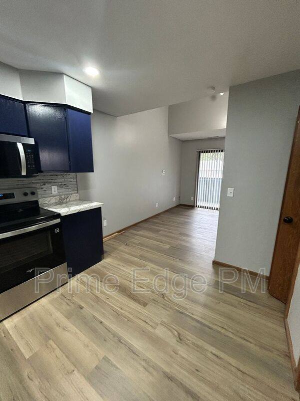 Apartment for rent at 1701 Ridgehaven Court #5, Lincoln, NE 68505