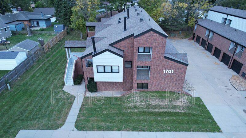 Apartment for rent at 1701 Ridgehaven Court #5, Lincoln, NE 68505